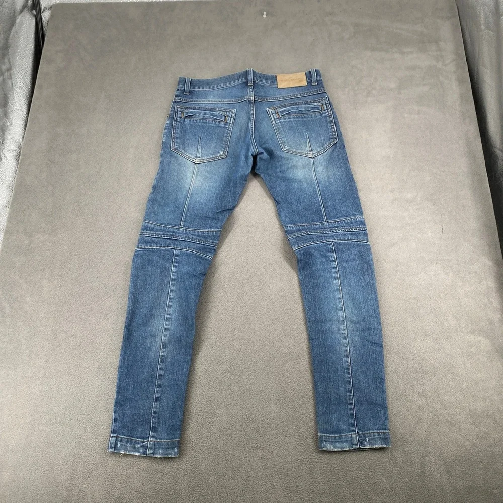 Pierre Balmain thighs back
